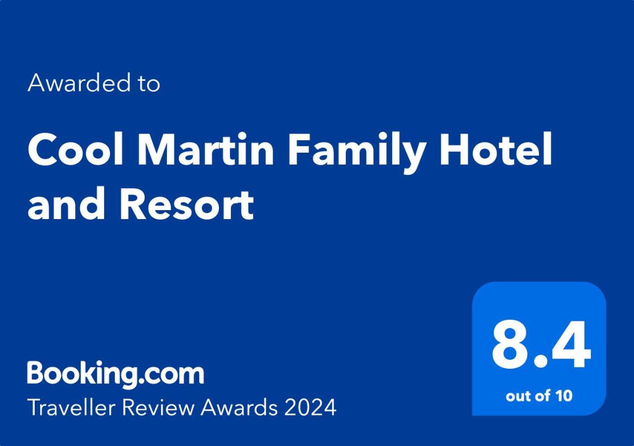 Cool Martin Family Hotel And Resort Bacoor Esterno foto