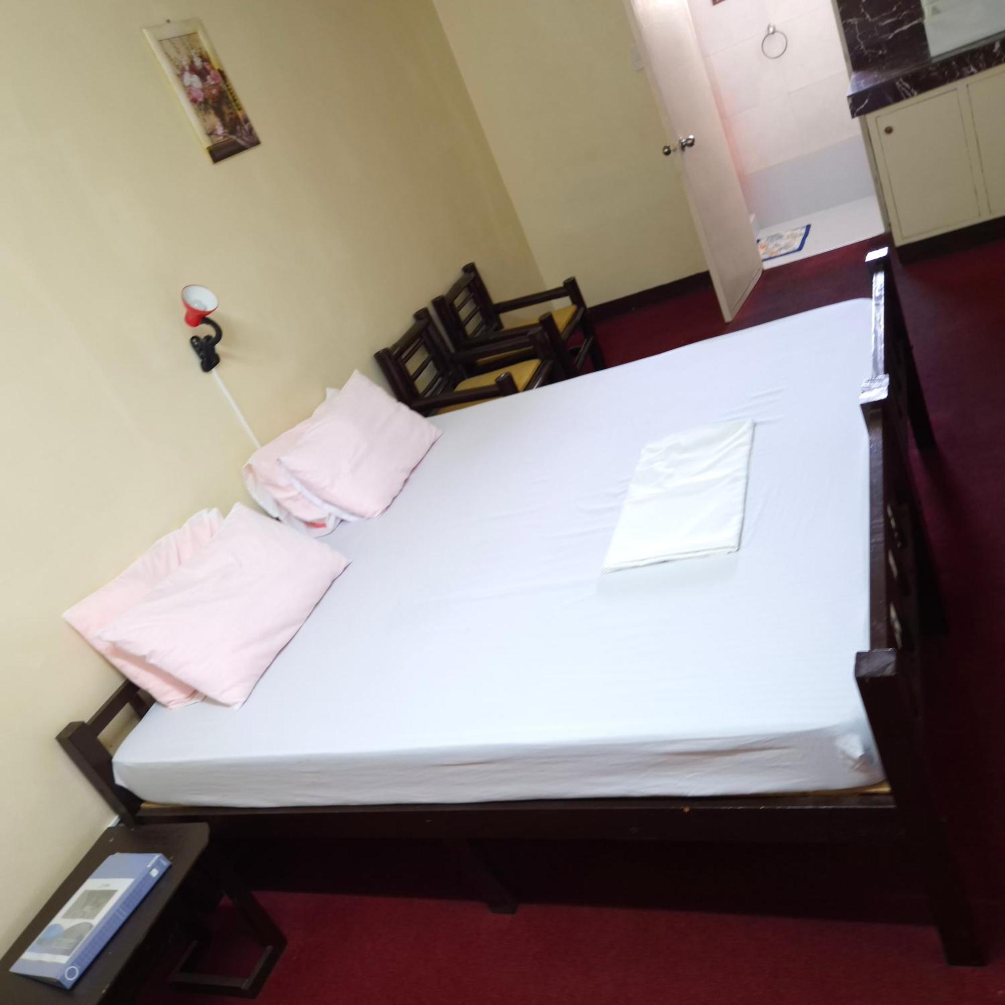 Cool Martin Family Hotel And Resort Bacoor Esterno foto