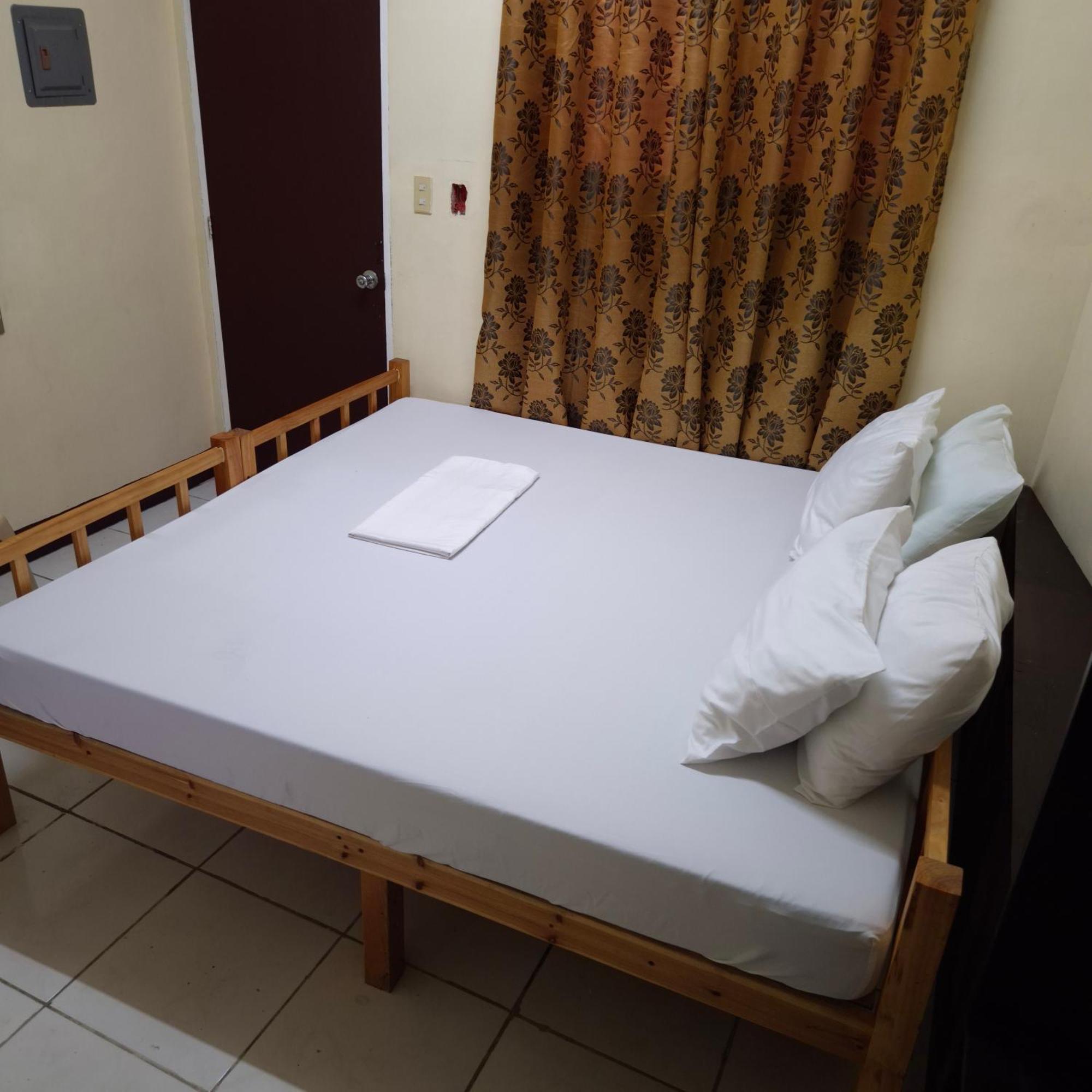 Cool Martin Family Hotel And Resort Bacoor Esterno foto