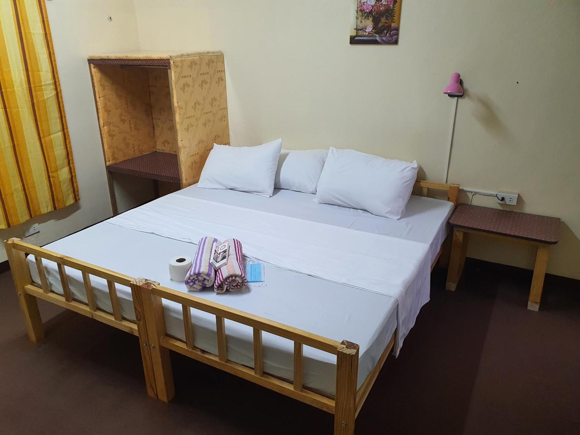 Cool Martin Family Hotel And Resort Bacoor Esterno foto
